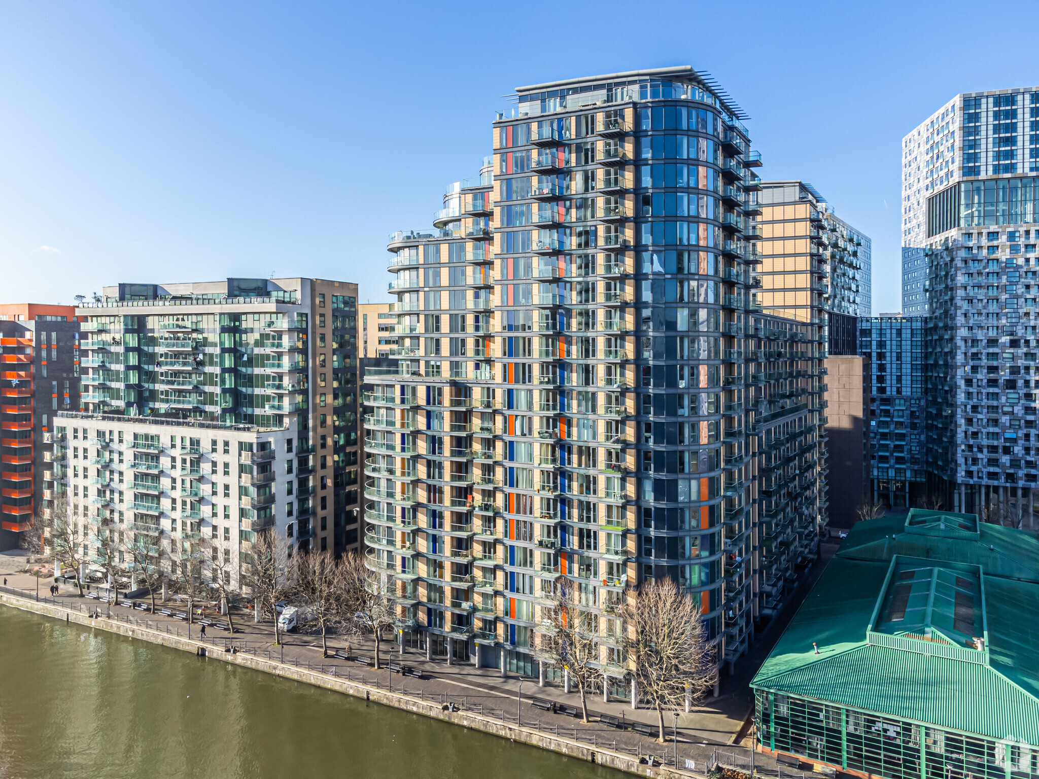 35 Millharbour, London for sale Primary Photo- Image 1 of 9