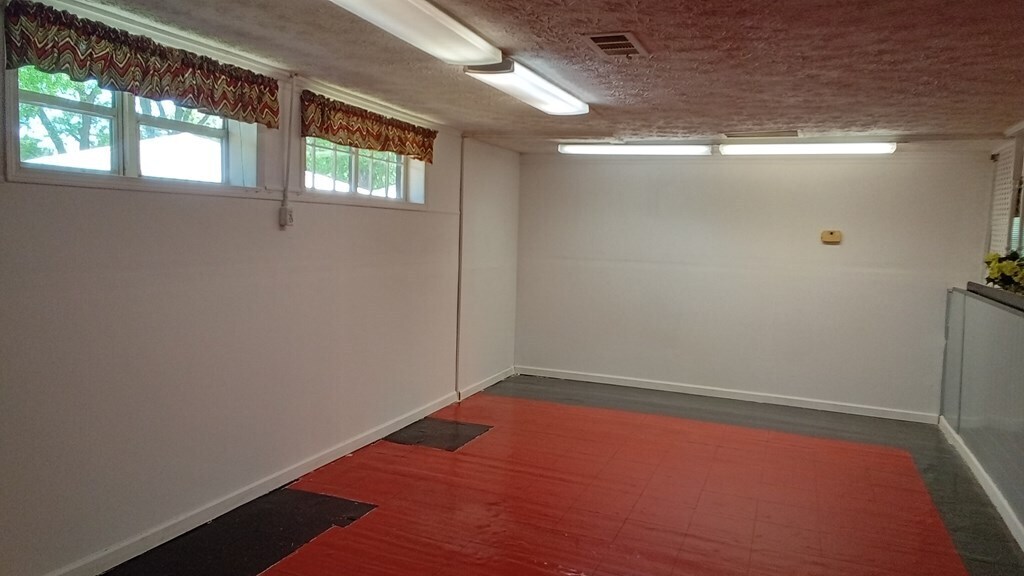 288 N 2nd St, Cochran, GA 31014 288 N Second St Cochran, GA Office