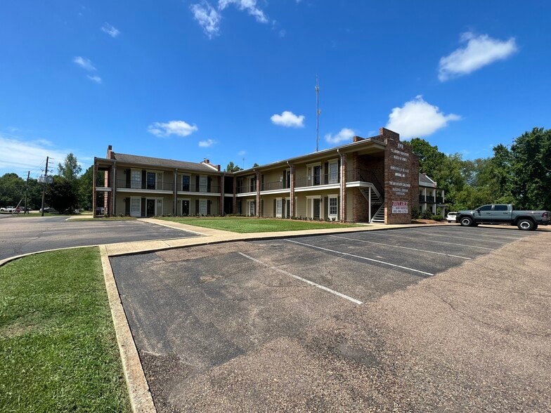 1991 Lakeland Dr, Jackson, MS for lease - Building Photo - Image 2 of 4