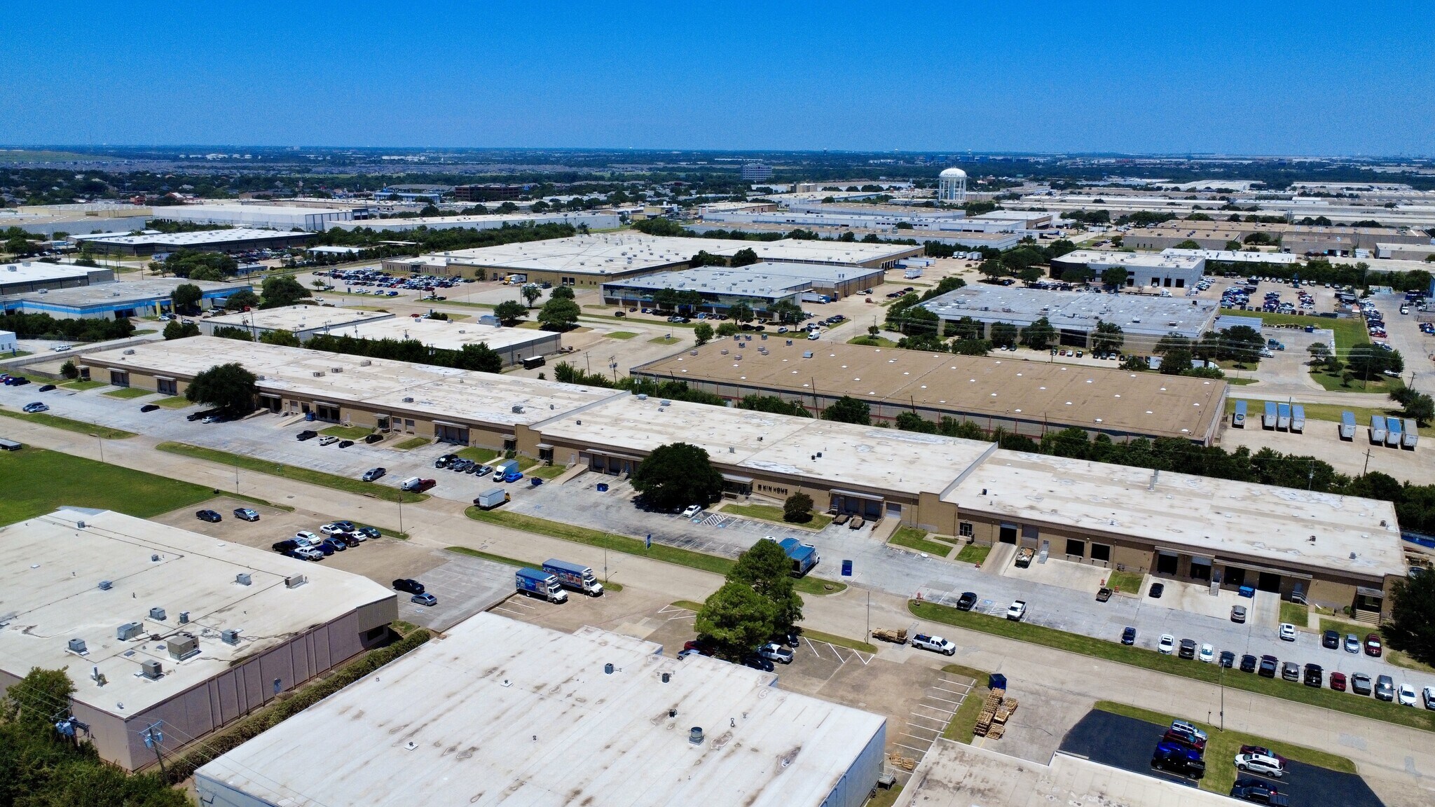 901-941 Avenue N, Grand Prairie, TX for lease Building Photo- Image 1 of 5