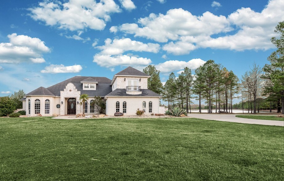 4200 State Highway 37 N, Clarksville, TX 75426