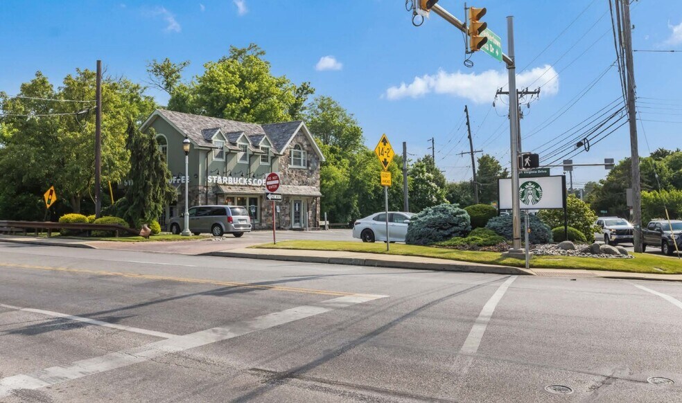 1401 Virginia Dr, Dresher, PA 19025 Starbucks