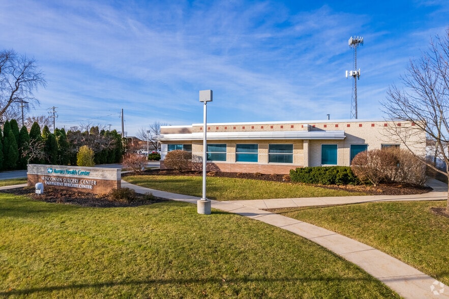 3305 S 20th St, Milwaukee, WI for lease - Building Photo - Image 2 of 7