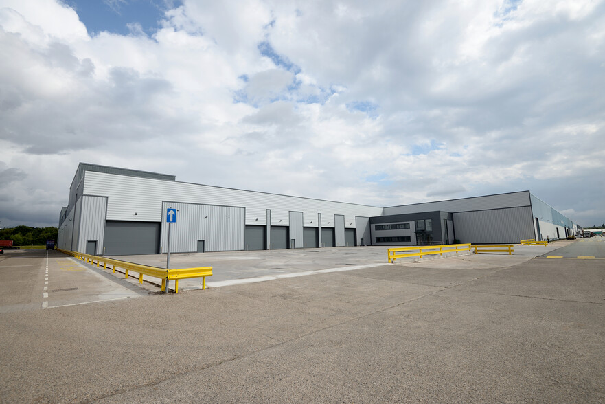 Triumph Business Park, Liverpool for lease - Primary Photo - Image 1 of 22