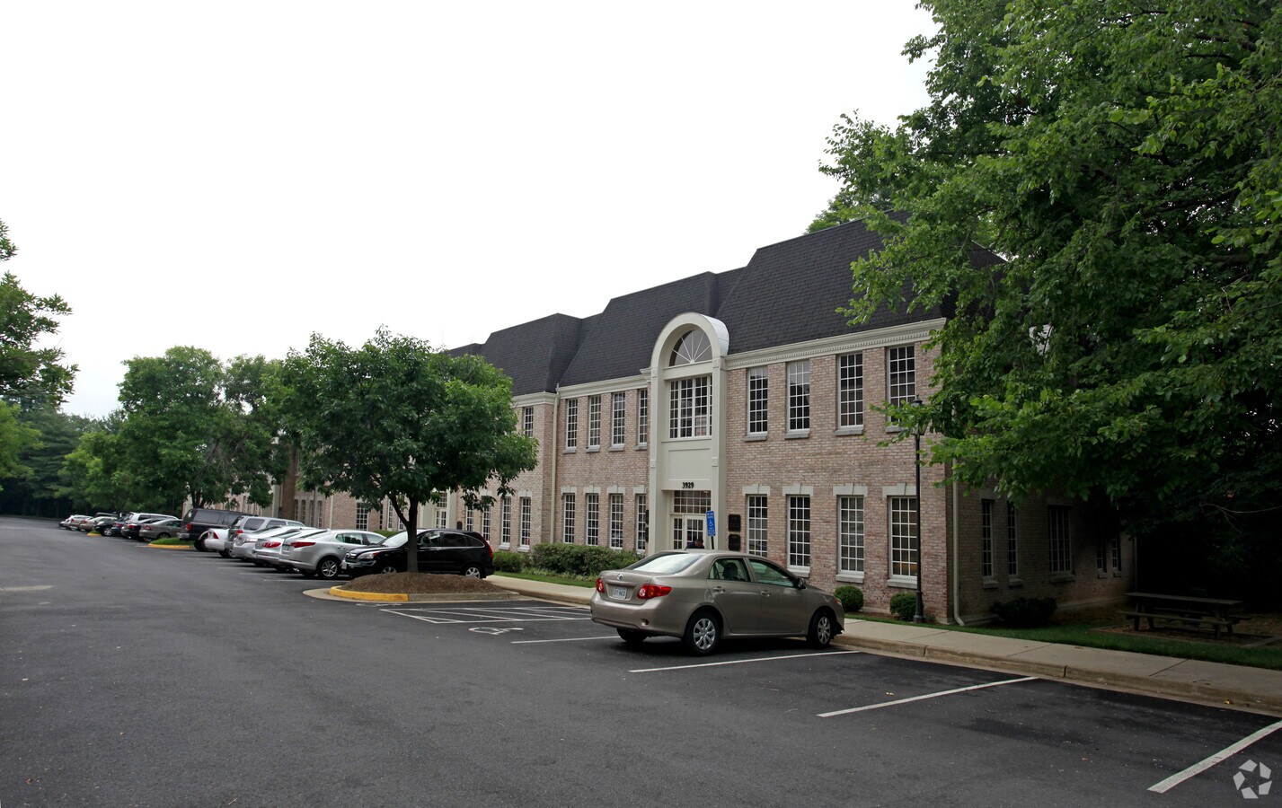 3929 Old Lee Hwy, Fairfax, VA 22030