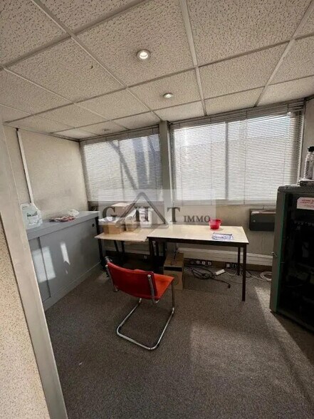 Office in Les Lilas for sale - Building Photo - Image 3 of 28