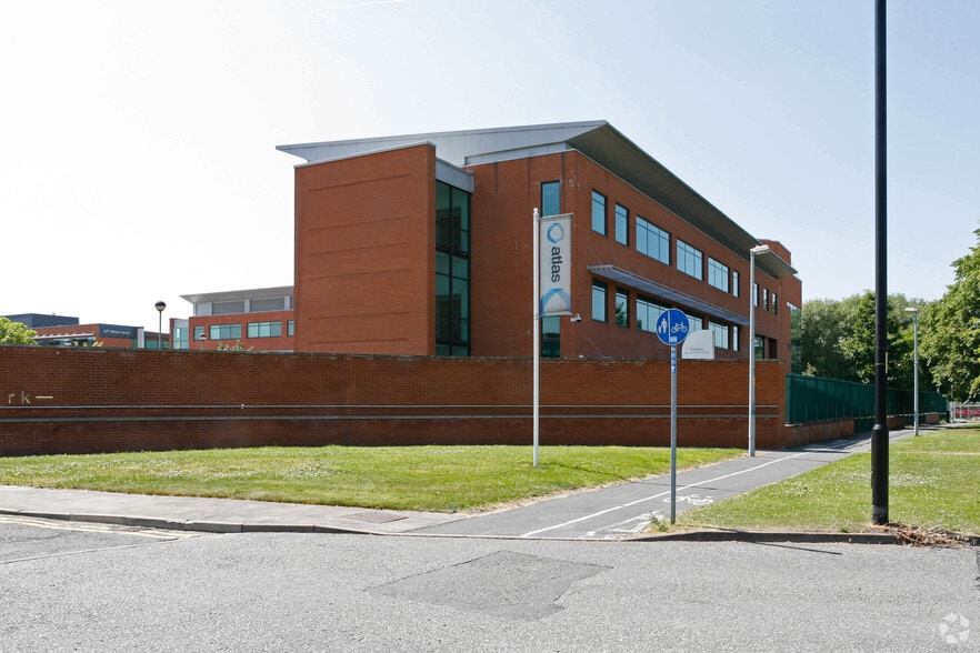 Simonsway, Manchester for lease - Building Photo - Image 3 of 4