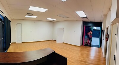 10151 N Interstate 35, San Antonio, TX for lease Interior Photo- Image 1 of 17