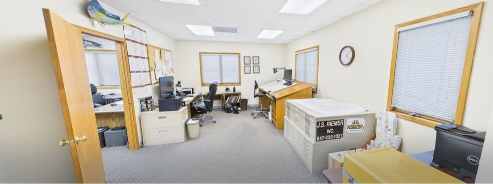 804 Roundabout, West Dundee, IL for lease - Interior Photo - Image 3 of 9