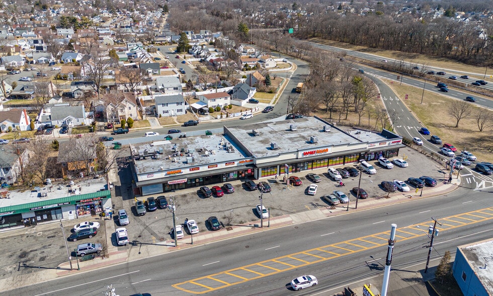 957-979 Nassau Rd, Uniondale, NY for sale - Building Photo - Image 1 of 1