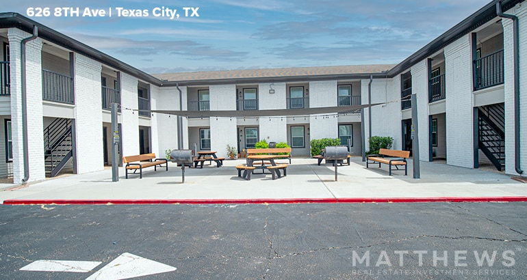 ABODE LIVING MULTIFAMILY PORTFOLIO portfolio of 2 properties for sale on LoopNet.com - Building Photo - Image 3 of 4