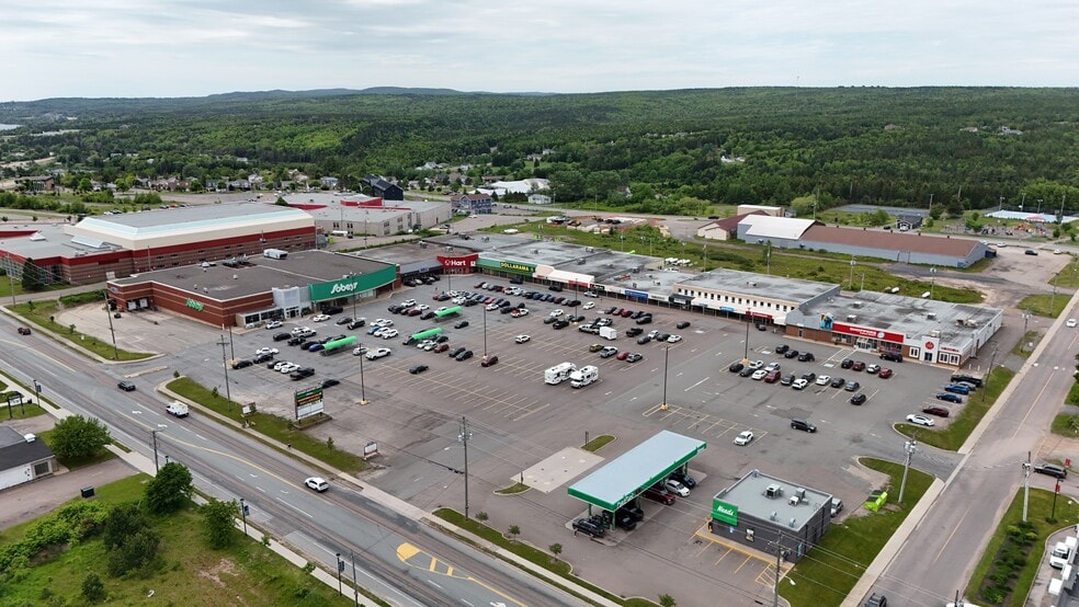634 Reeves St, Port Hawkesbury, NS for lease - Building Photo - Image 1 of 5