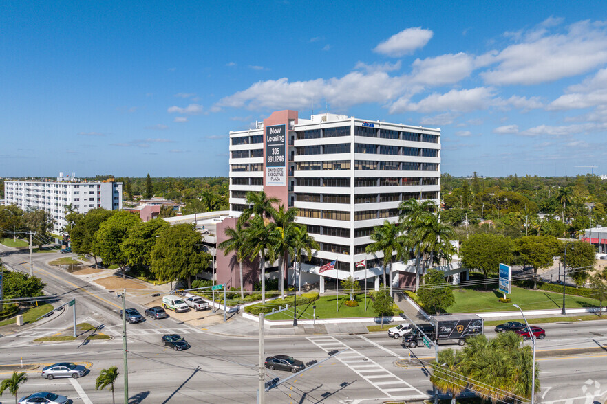 10800 Biscayne Blvd, Miami, FL for lease - Building Photo - Image 3 of 10