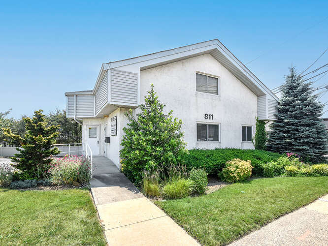 811 Old Country Rd, Plainview, NY 11803 Investment Property