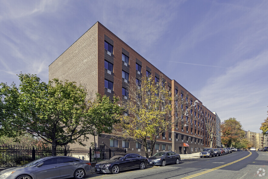 2501 Sedgwick Ave, Bronx, NY for sale - Primary Photo - Image 1 of 1