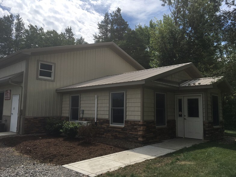 1221 Maple Rd, Elma, NY for sale - Primary Photo - Image 1 of 1