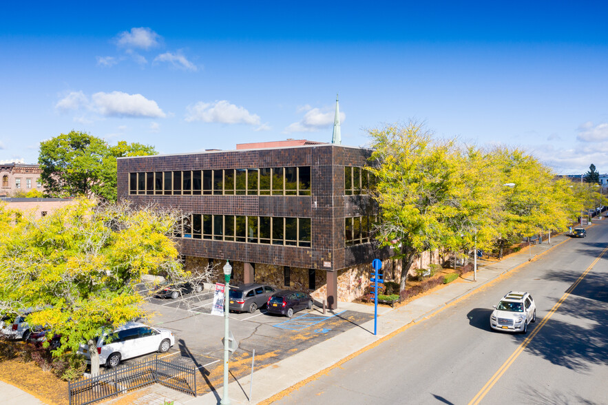 1801 6th Ave, Troy NY - Loft