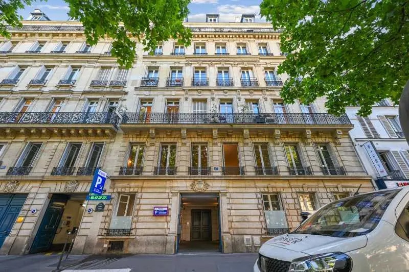 Office in Paris for lease Building Photo- Image 1 of 6
