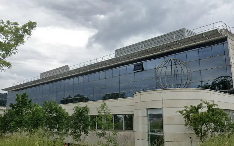 5 Rue Edison, Bron for lease Building Photo- Image 1 of 2