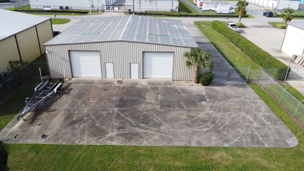 144-146 Shell Dr, Brunswick, GA for lease - Building Photo - Image 2 of 9