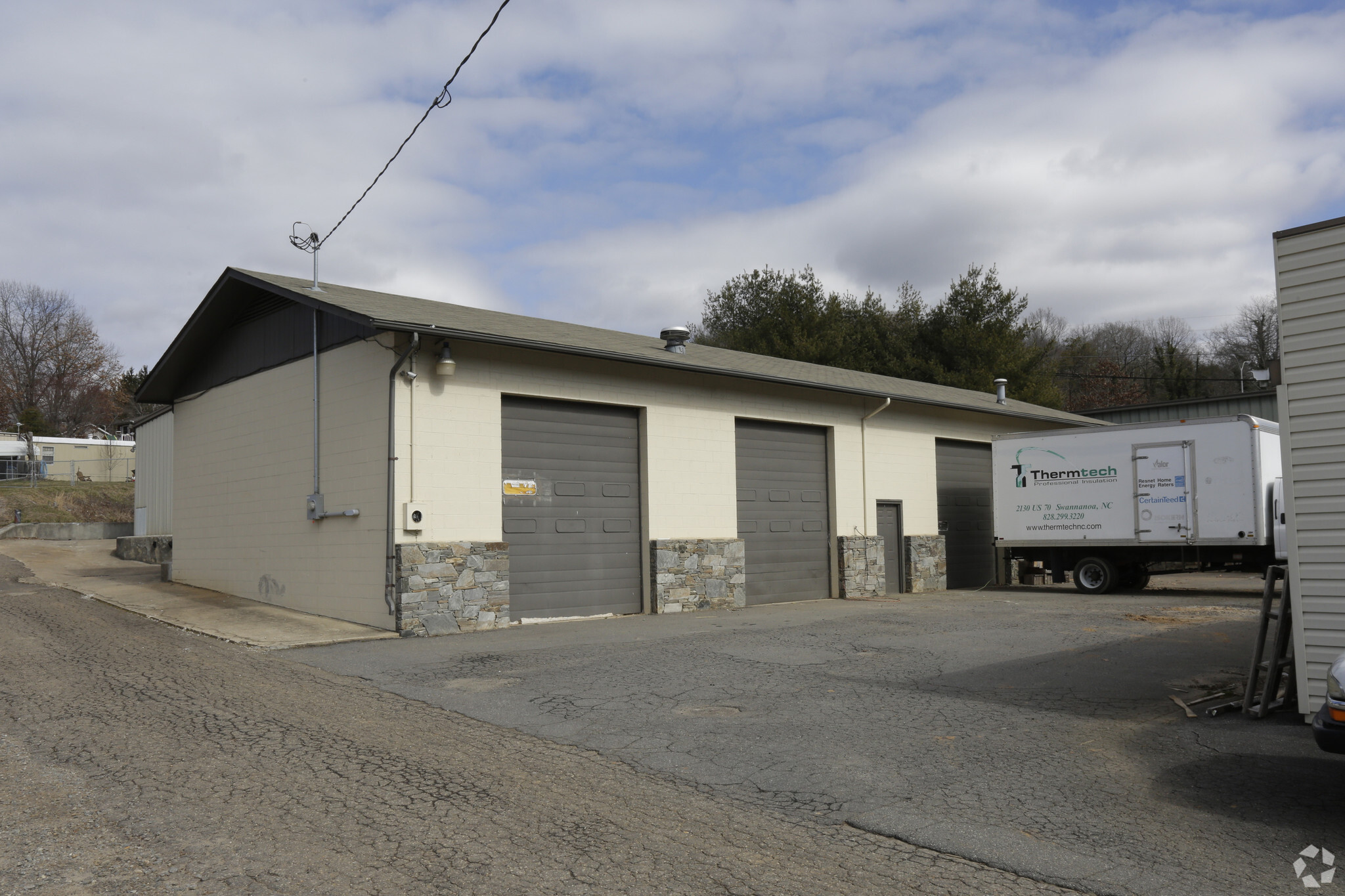 2130 US 70 Hwy, Swannanoa, NC for sale Primary Photo- Image 1 of 1