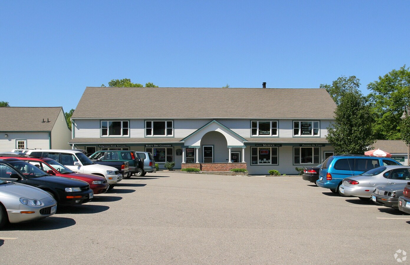 25b Falls Rd, Moodus, CT 06469