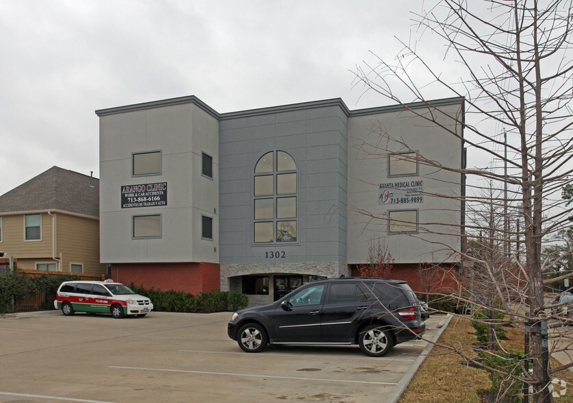 1302 N Shepherd Dr, Houston, TX for lease - Building Photo - Image 1 of 10