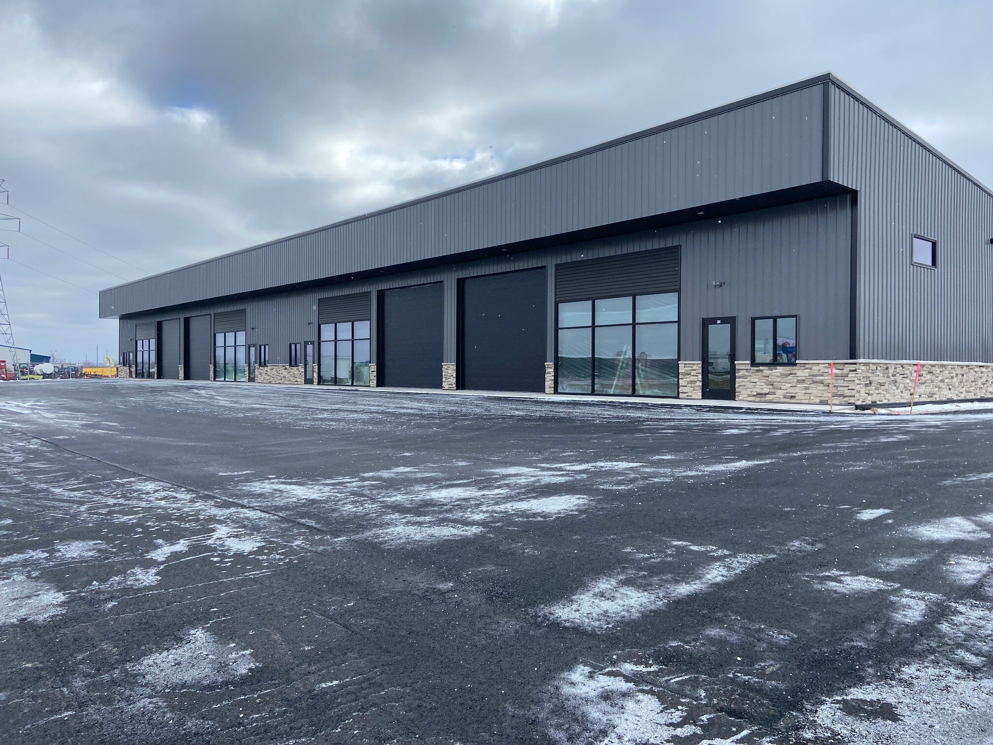 5700 W Clairemont Dr, Appleton, WI for lease Building Photo- Image 1 of 6