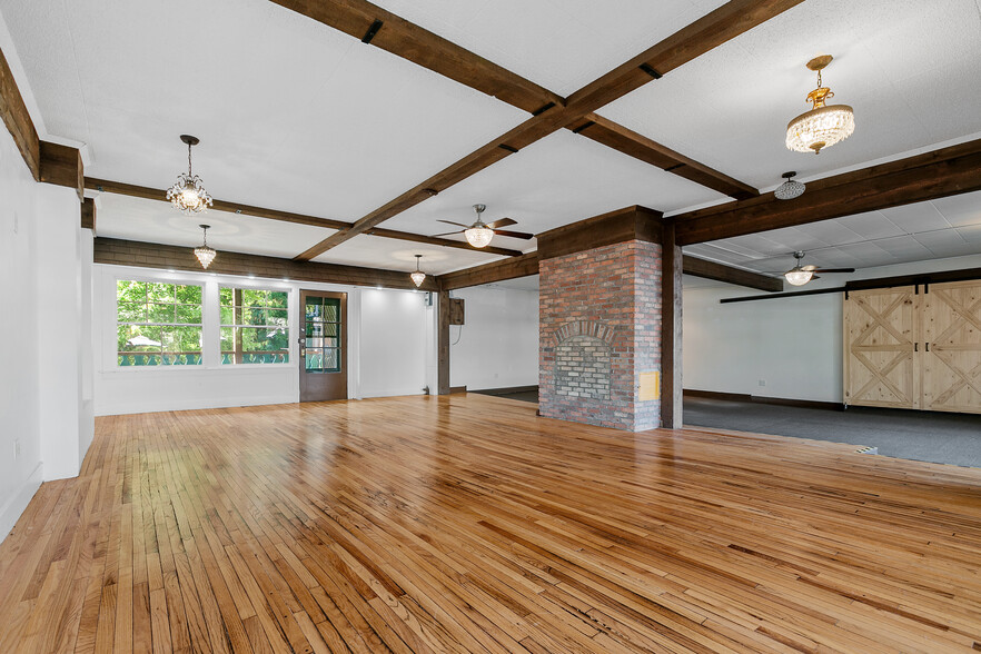 2232-2242 Carter Ave, Saint Paul, MN for sale - Interior Photo - Image 3 of 4