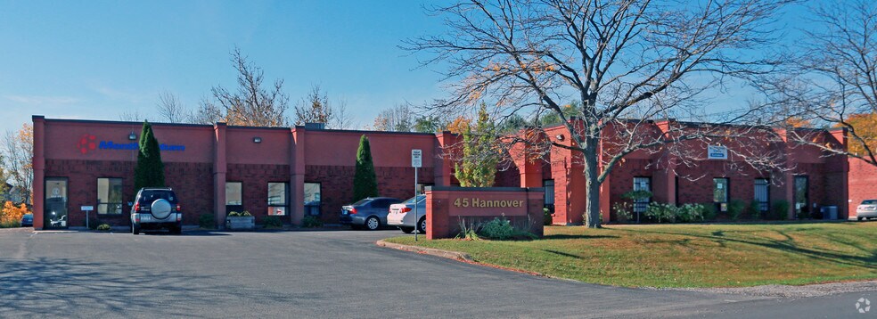 45 Hannover Dr, St Catharines, ON for lease - Primary Photo - Image 1 of 2