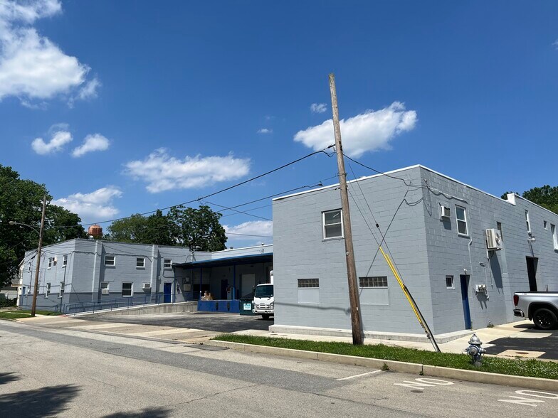 100 Erickson Ave, Essington, PA for sale - Building Photo - Image 1 of 1