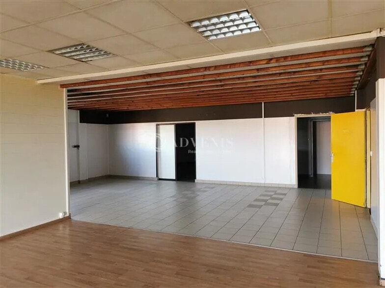 Flex in Lamballe-Armor for lease - Interior Photo - Image 1 of 8