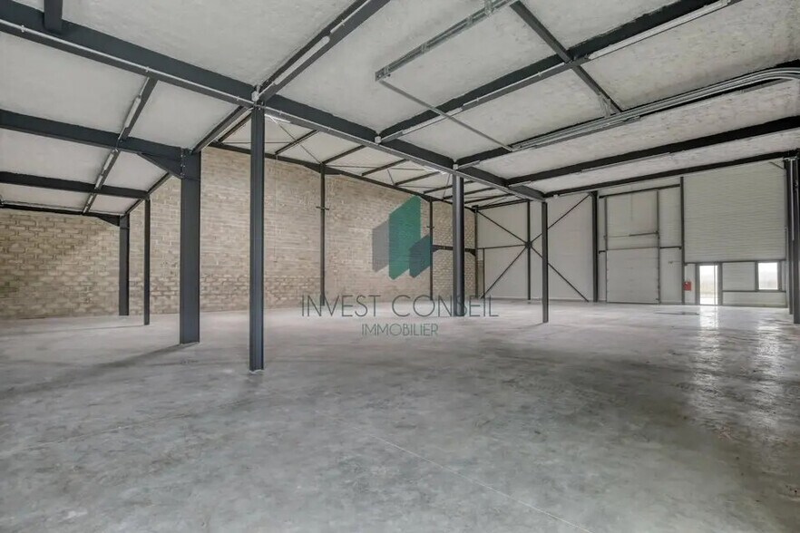 Flex in Persan for sale - Building Photo - Image 1 of 8