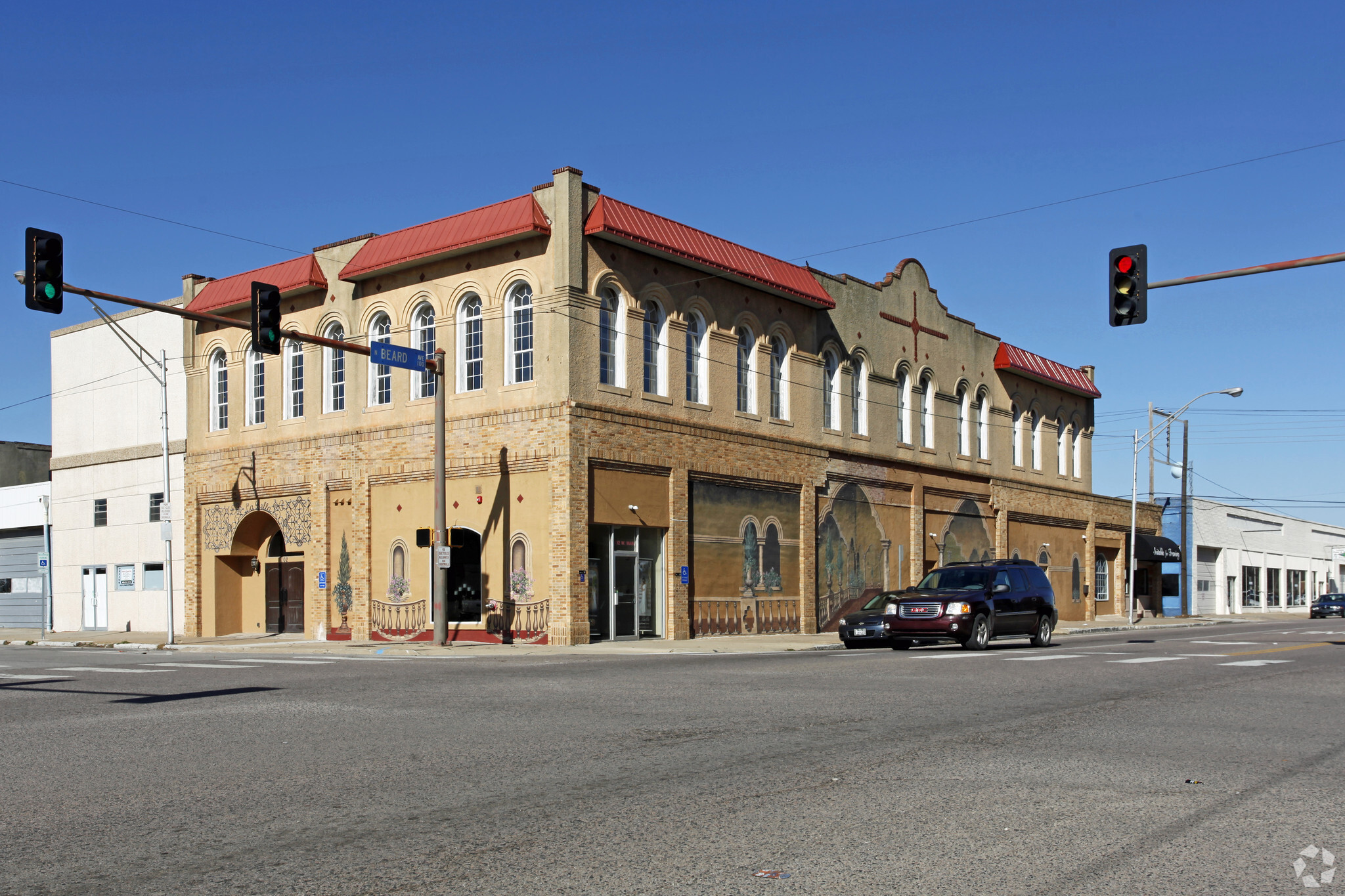 102 W Main St, Shawnee, OK for sale Primary Photo- Image 1 of 1