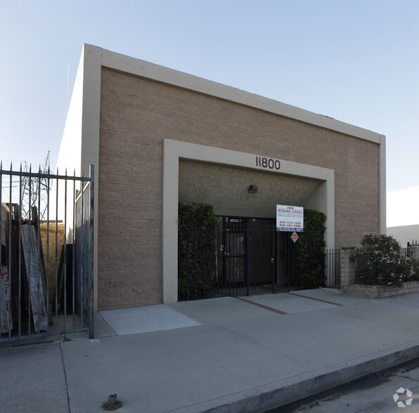 11800 Sheldon St, Sun Valley, CA for lease - Building Photo - Image 2 of 9