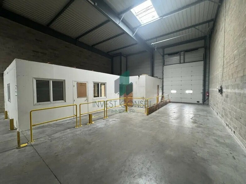 Flex in Saint-Brice-sous-Forêt for lease - Building Photo - Image 2 of 18