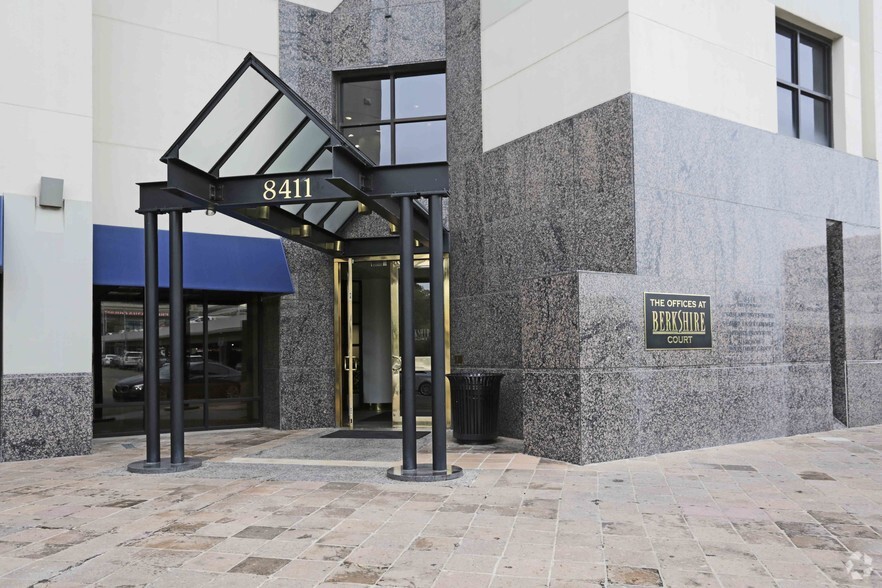 8411 Preston Rd, Dallas, TX 75225 - Preston Financial Center | LoopNet