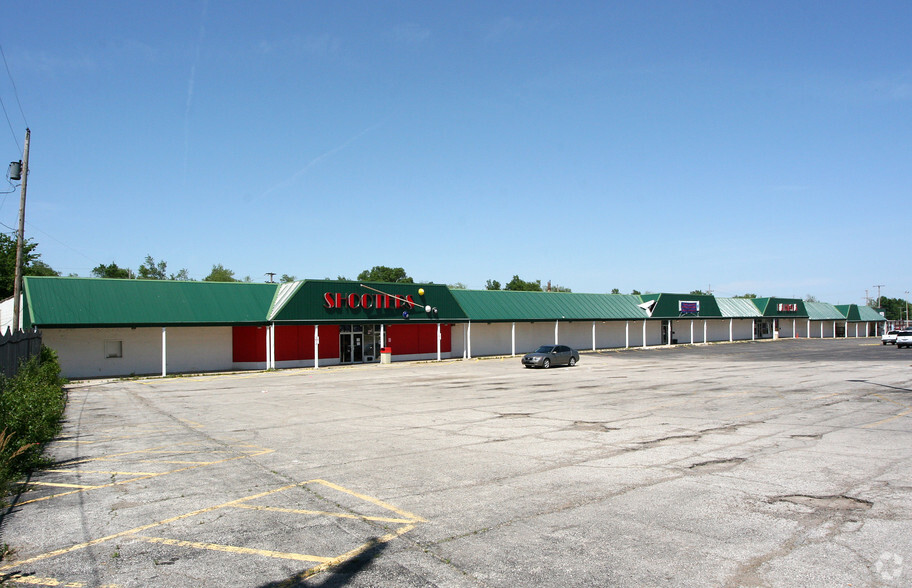 806-810 W 56 Hwy, Olathe, KS for lease - Building Photo - Image 2 of 8