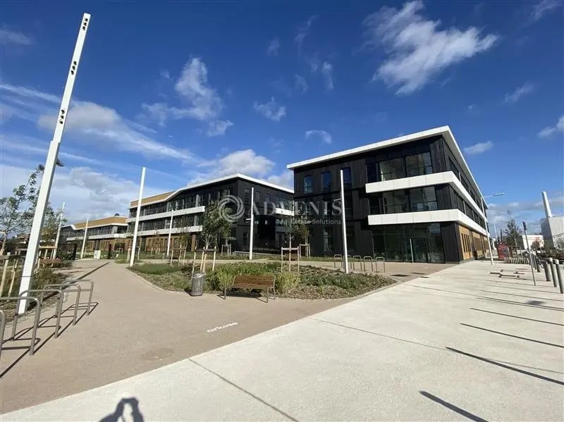 Office in Nanterre for lease Building Photo- Image 1 of 13