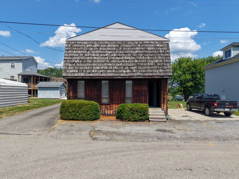 3 Davidson Ave, Elrama, PA for sale - Building Photo - Image 1 of 49