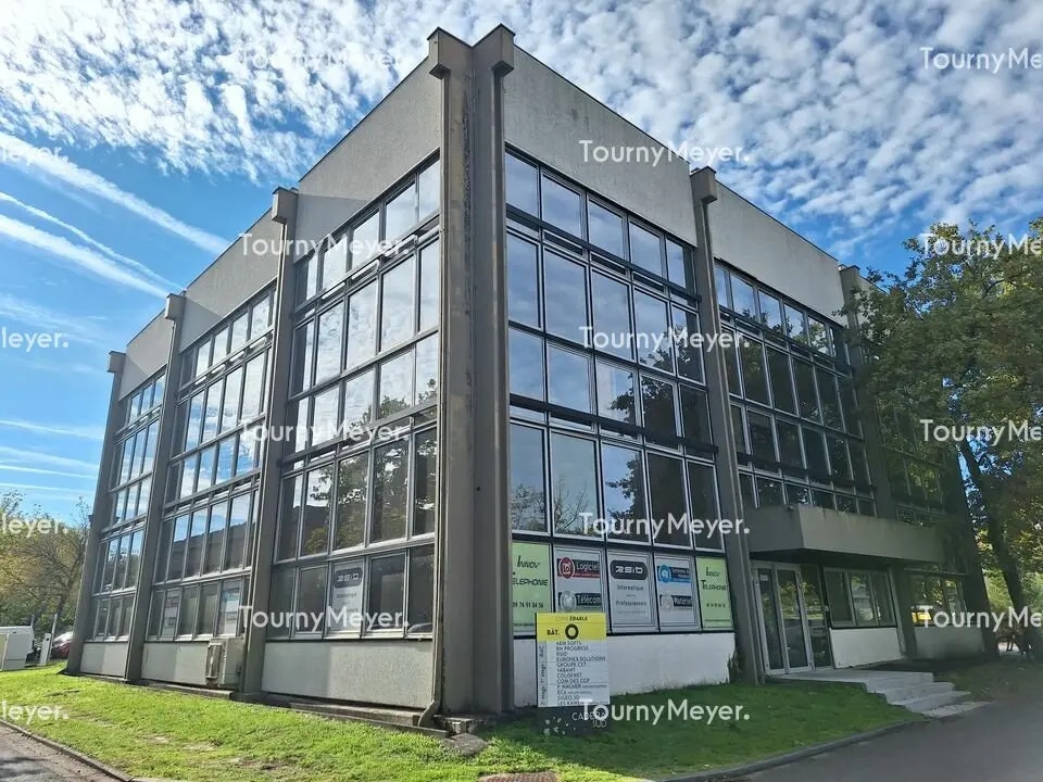 Office in Mérignac for sale Building Photo- Image 1 of 8