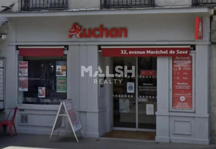 Retail in Lyon for lease - Building Photo - Image 1 of 5