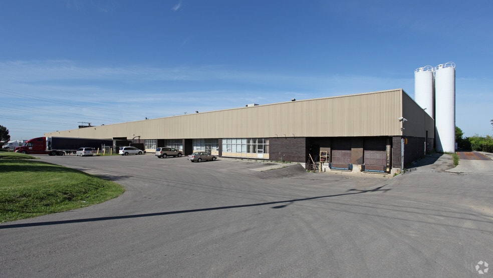 350-358 Flint Rd, Toronto, ON for sale - Primary Photo - Image 1 of 1