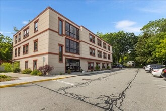 481 Gold Star Hwy, Groton, CT for lease Interior Photo- Image 1 of 15