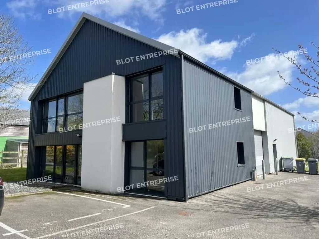 Location Bureaux 346 m² - Photo 1