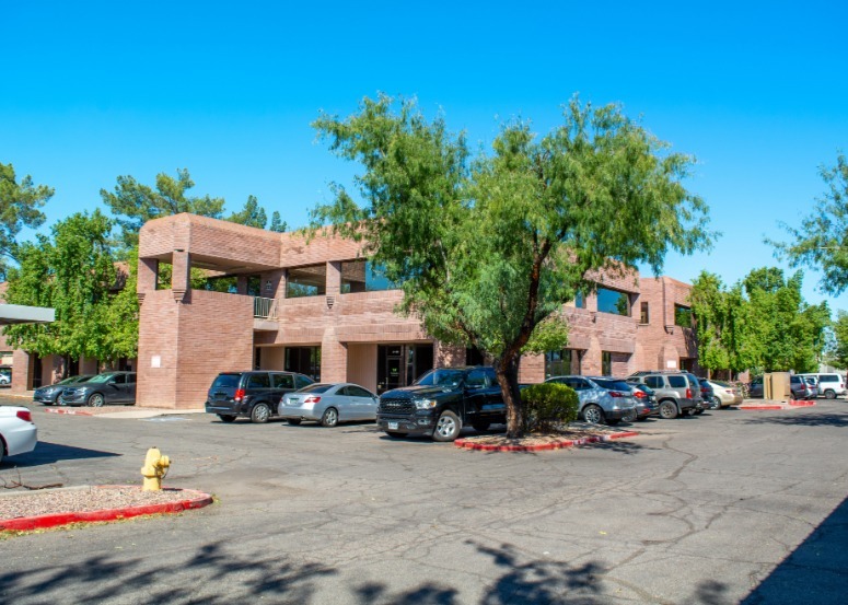 459 N Gilbert Rd, Gilbert, AZ for lease - Building Photo - Image 3 of 9