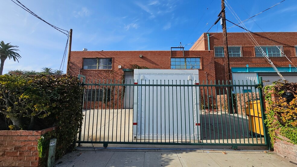 1815 Tyburn St, Glendale, CA for lease - Building Photo - Image 1 of 1