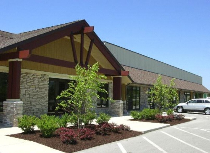 7401 Coldwater Rd, Fort Wayne, IN 46825 Hallmark Center