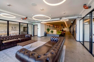 718 S Hill St, Los Angeles, CA for lease Interior Photo- Image 2 of 11