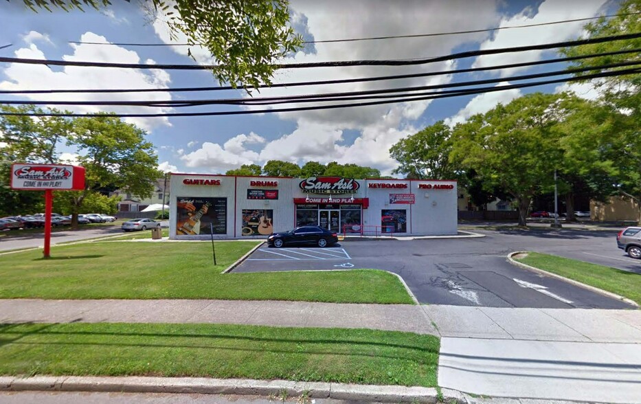 269 Old Walt Whitman Rd, Huntington Station, NY for lease - Building Photo - Image 1 of 10